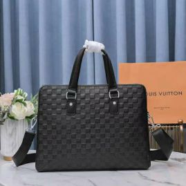 Picture of LV Mens Bags _SKUfw100209517fw